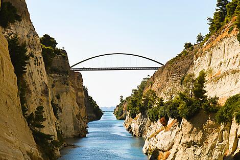 The Mediterranean: in the Footsteps of Great Civilizations-N-36_Y010719_Athenes_Venise©Studio PONANT-Nicolas Leconte.jpg