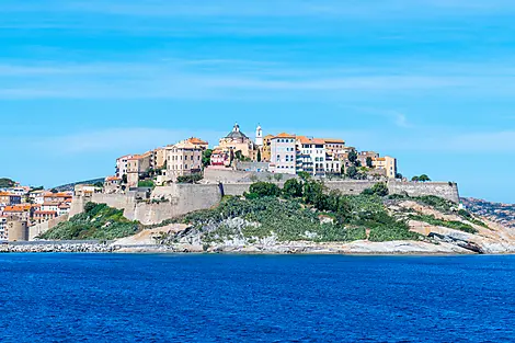 Malta, Italian shores and Isle of Beauty-No-2030_LY040523_Nice-Civitavecchia_©StudioPONANT_AlexandreHerbrecht.jpg