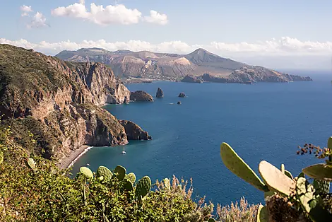 Île de Beauté, rivages italiens et Malte-No-2189_Y090922-LIPARI©StudioPONANT-Adrien MORLENT.jpg