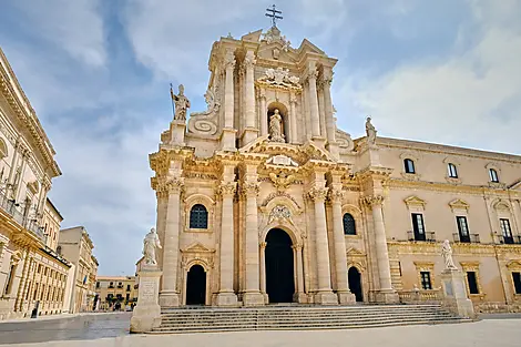 Italy, between the Adriatic Sea & the Ionian Sea-©AdobeStock-Francesco Cantone.jpg