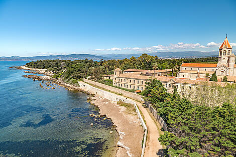 Die Côte d‘Azur unter den Segeln der Le Ponant  -AdobeStock_392314566 (1).jpeg