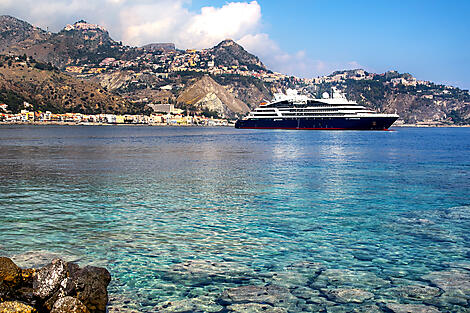 Eine Umrundung Siziliens – mit Smithsonian Journeys-Le-Lapérouse-à-Taormina-Cote-est-de-la-Sicile.jpg