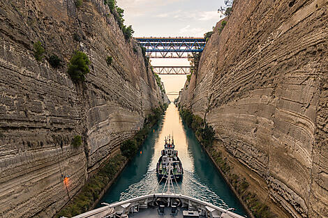 Ancient shores of the Mediterranean-No-2203_EX26092023_ATHENS-VALLETTA©StudioPONANT-JulesRoques.jpg