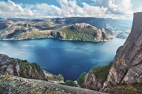 Kreuzfahrt durch die Norwegischen Fjorde – mit Smithsonian Journeys-Depositphotos_12557630_l-2015.jpg