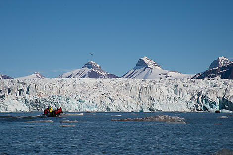 Polar-Abenteuer zwischen Nordost-Grönland und Spitzbergen-BO387_B040717_Longyearbyen-Longyearbyen©StudioPONANT-Olivier Blaud.jpg