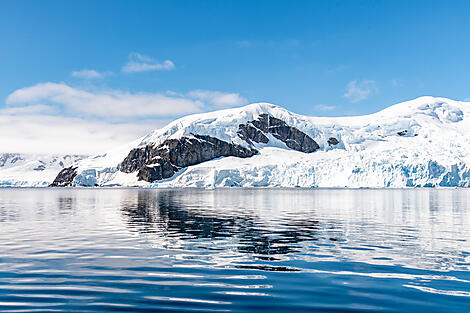 L’Antarctique emblématique -No-2463_Y210122_Ushuaia-Ushuaia©StudioPONANT-Laurence-Fischer.jpg