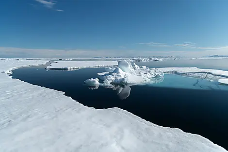 Fjords et glaciers du Spitzberg -No2543_CR14_A150502-80°-Nord©StudioPONANT-GlennLeBras.jpg