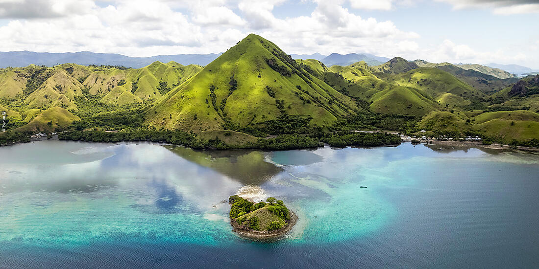 Immersive Indonesia: Singapore to Australia