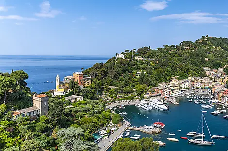 A Celebration of Art: The French & Italian Rivieras and Corsica-105_Italie_Amalfi_Panorama_Lyrial©StudioPONANT_AlexandreHerbrecht_3008x2000.jpg