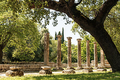 Landscapes and historic sites of the Peloponnese -No-2132_CR18_EG010623_VALETTA_ATHENS©StudioPONANT-Aurélie Court.jpg