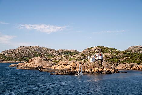 Norwegian fjords-No-2054_EU210624-EGERSUND©StudioPONANT-Adrien MORLENT.jpg