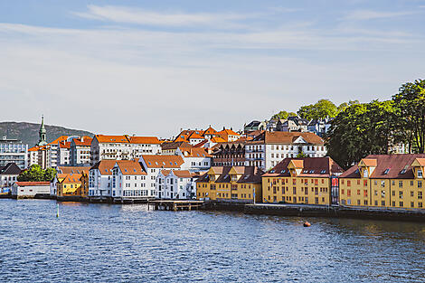 Norwegian fjords-No-2031_EU030623-Bergen-Glasgow©StudioPONANT-SoaLESPORT.jpg