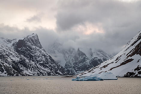 Disko Bay: Meeting the Inuit & Discovering the Unknown-No-2164_CC210325_Prince Christian Sund entrée©StudioPONANT_MorganeMonneret.jpg