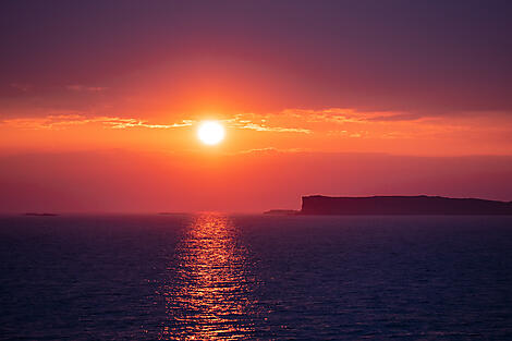 The wild archipelagos of the North Atlantic -No-2303_BO090524_Staffa_Hebrides island©StudioPONANT_JoannaMarchi.JPG