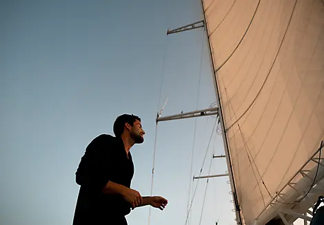 Unterwegs unter Segeln im Herzen der Kleinen Antillen-0O5A4351_PO150123_le_ponant_sundeck_lifestyle©_PONANT-Julien Fabro.JPEG