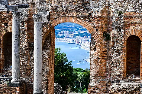 Epicurean Delights: The Food & Wine of Sicily-No-2265_G041019_Taormina©Studio PONANT-Ophelie BLEUNVEN.jpg