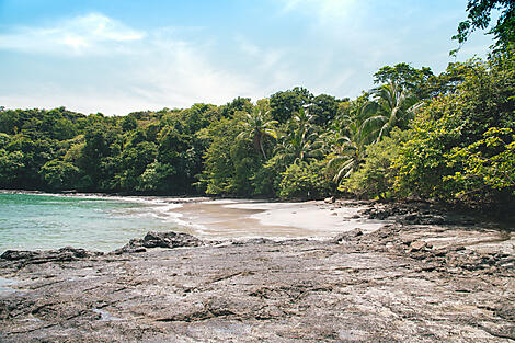 Von der wilden Schönheit Panamas zu den faszinierenden Ufern Perus-N-200446_A111019_Puertovallarta-Fuerteamador©StudioPonant-Clement Louineau.jpg